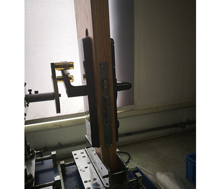 電子智能門鎖防破壞試驗裝置